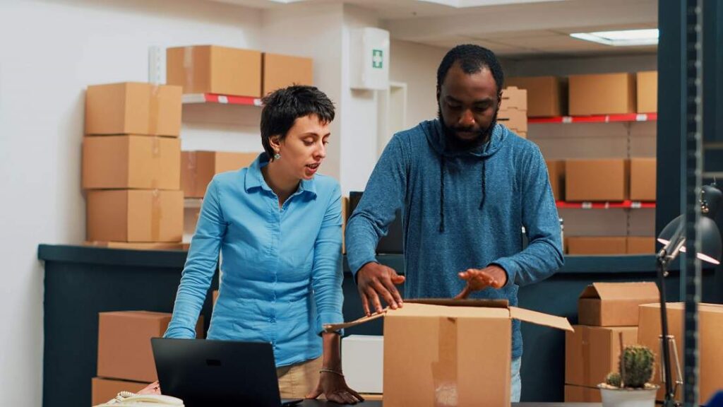 Summer packing tips for planning a relocation; local moving; long distance moving; residential moving; commercial moving;